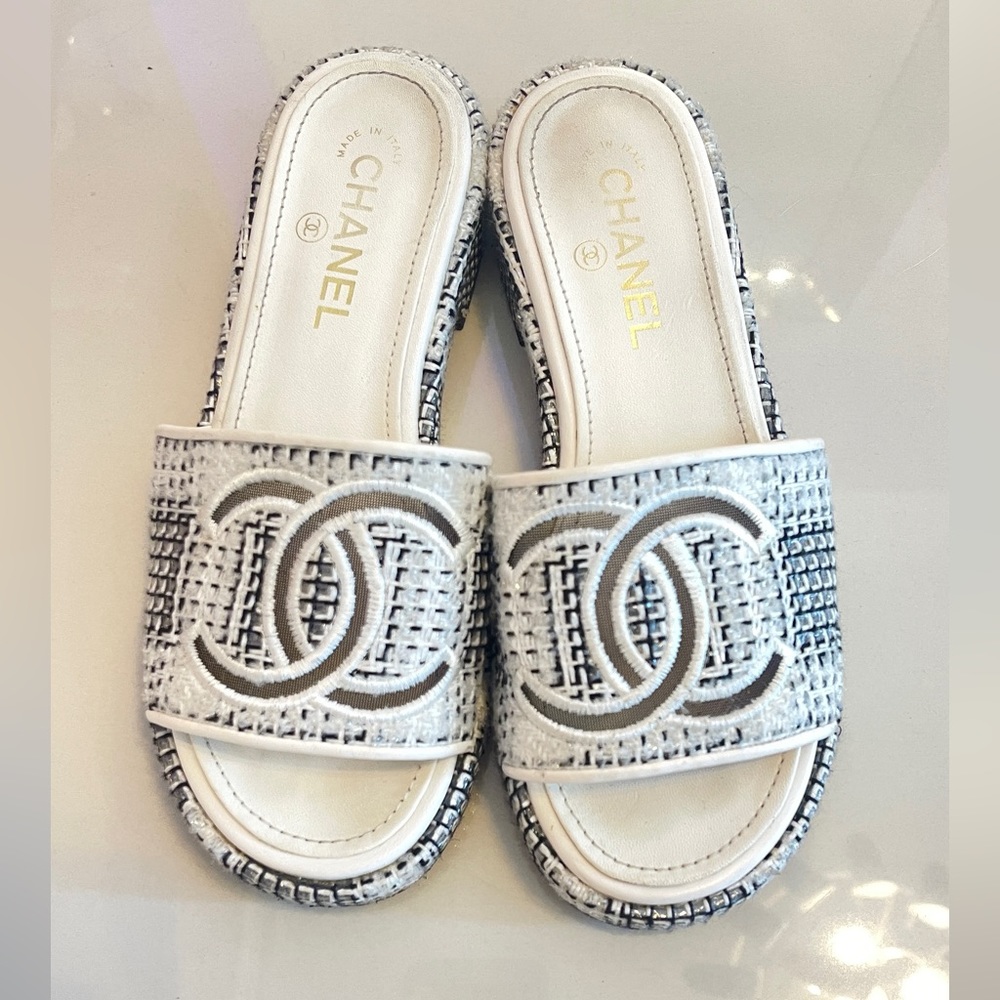 White Chanel sandals, flip flops, Original. Size 38 / 8